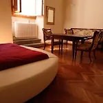Luna In Villa